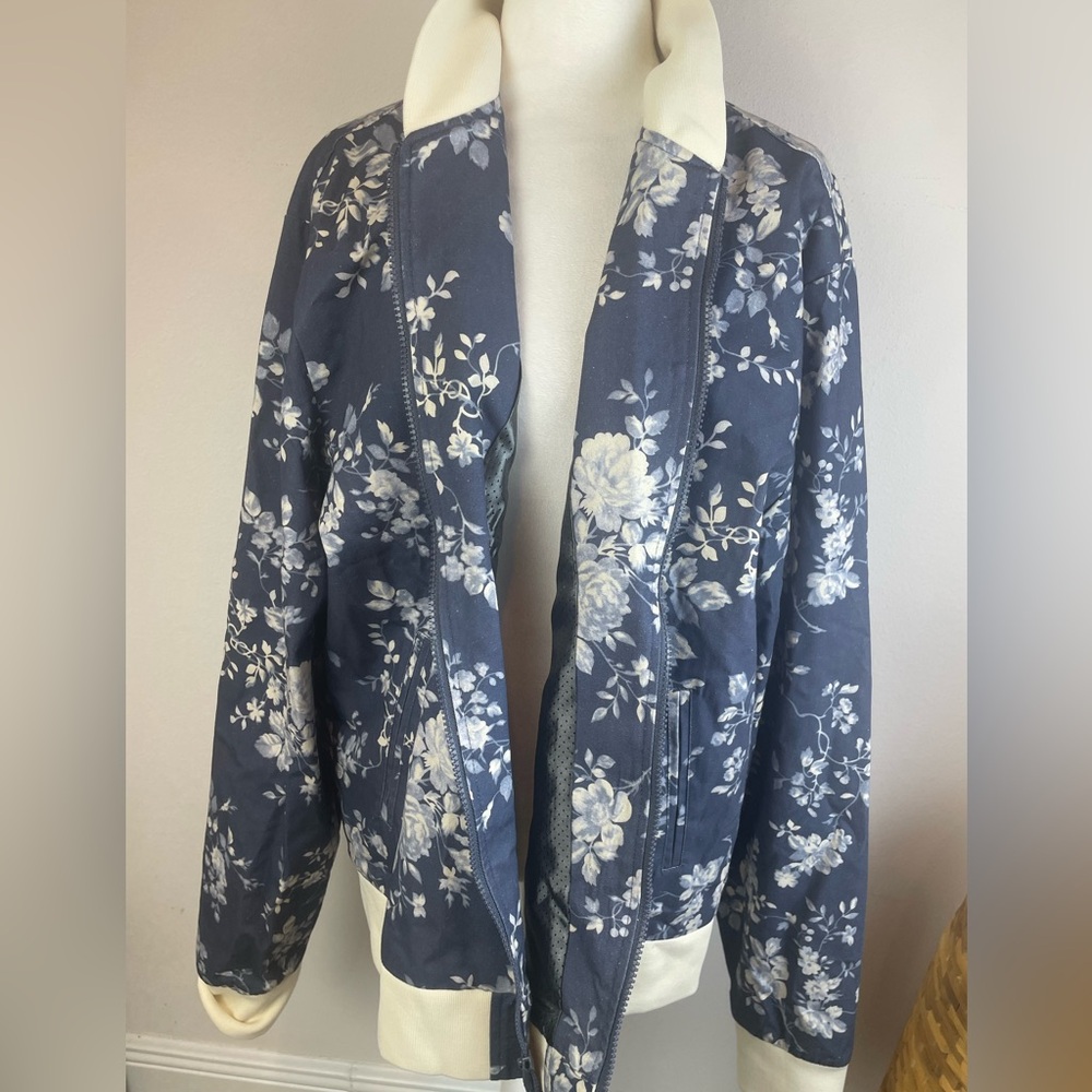 NWT DFBK Size:L Men’s Lightweight Jacket Floral Print Full Zip 100%  Cotton